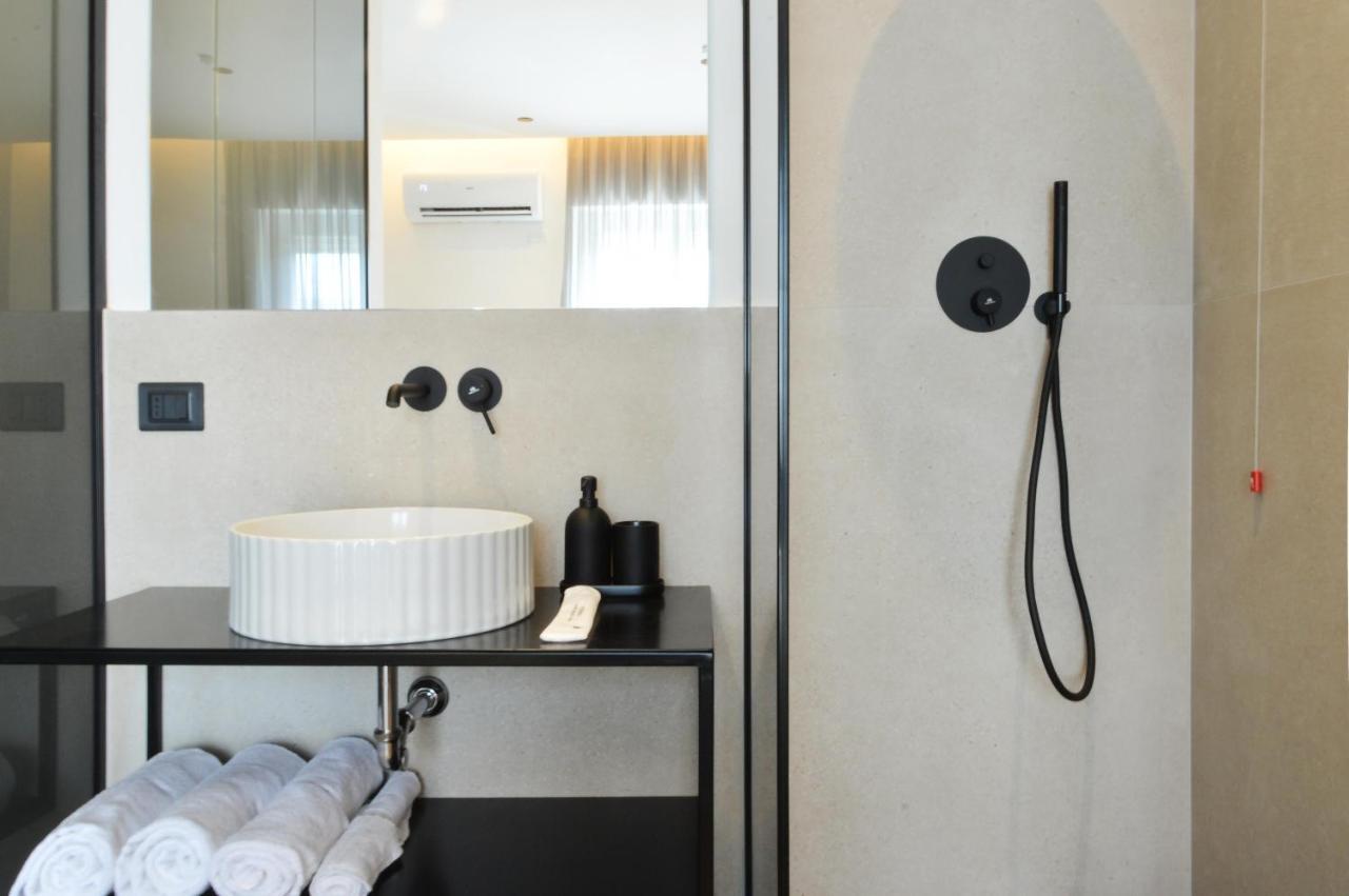 Adriatic Luxury Suites Pescara Bagian luar foto